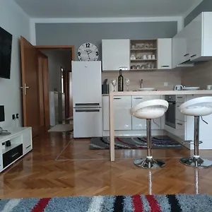 https://apartment-sve-u-5-minuta.hotelinzadar.com