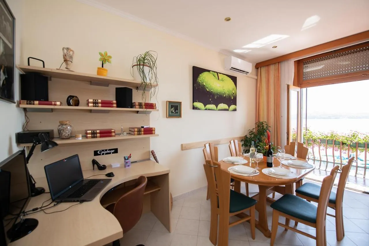 Apartment Opatija Slatina Beach 0*,